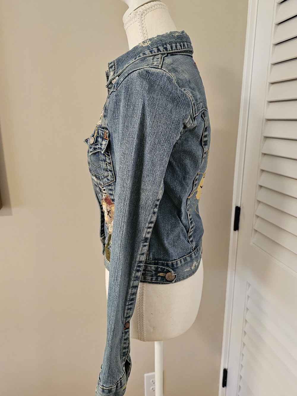 π RARE TRUE RELIGION "SUN BACK" ASHBURY DENIM JACKET πβοΈVintage Y2K β’ Size S - Picture 6 of 10